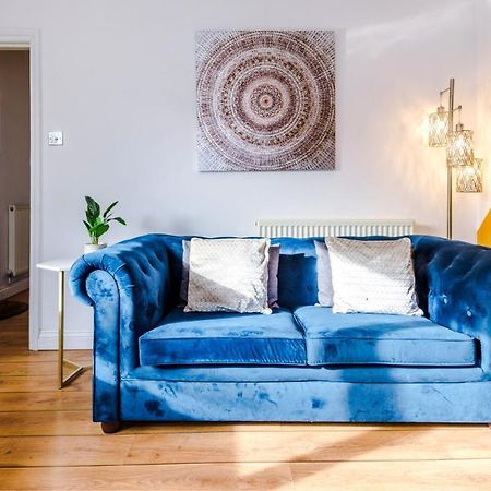 Newhall Road - 4 Bedroom Chester Home - Parking Wervin Buitenkant foto
