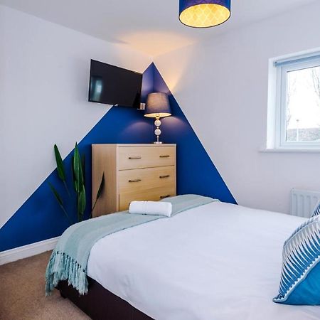 Newhall Road - 4 Bedroom Chester Home - Parking Wervin Buitenkant foto